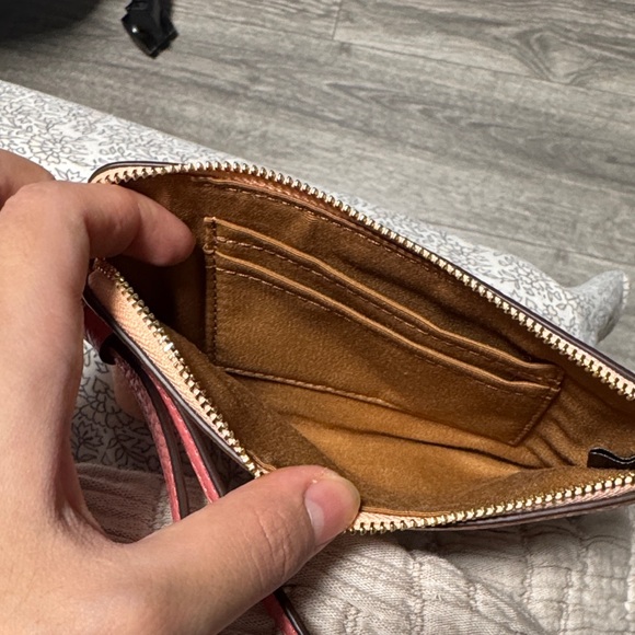 PINK COACH WRISLET - Picture 5 of 5